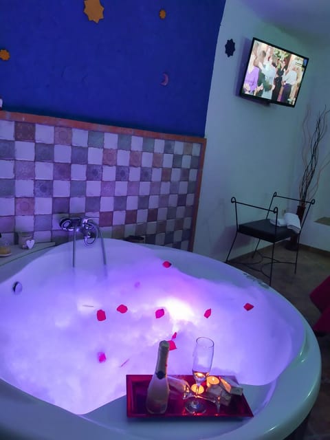 Hot Tub, TV and multimedia, Bedroom