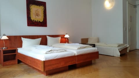 Hotel Pension Kima Bed and Breakfast in Berlin