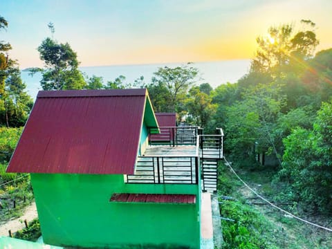 Plankton Bungalow and Camping Bed and Breakfast in Sihanoukville