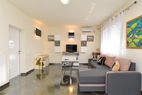 Apartments Ariana 1989 Apartment in Fažana