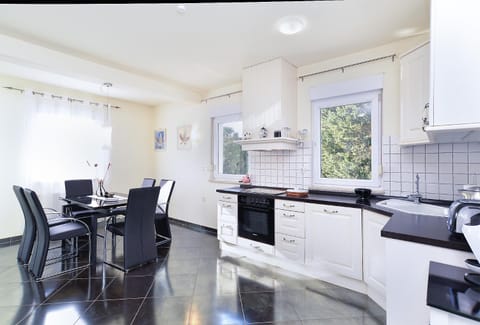 Apartments Ariana 1989 Apartment in Fažana