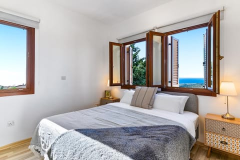 1 bedroom Apartment Pyrgos with beautiful sea and sunset views, Aphrodite Hills Resort Copropriété in Kouklia