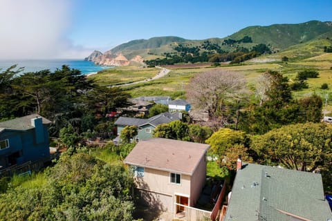 Stunning Oceanview Coastal Home Beach Trails Family Activities House in Montara