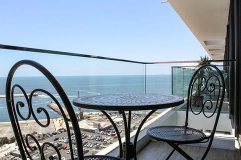 HOM I Hermoso Studio Amplio y Terraza e insuperable Vista PNM 0823 Apartment in Antofagasta