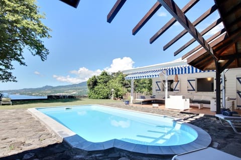 Villa du Morne d'Orange - Grande piscine, vue exceptionnelle sur St Pierre, plage à 5min Villa in Arrondissement of Saint-Pierre