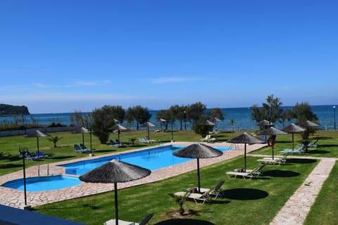 Garden, Pool view, Sea view, Swimming pool, sunbed