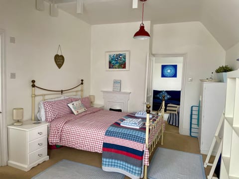 Lyme Regis renovated period seaside flat Apartment in Lyme Regis