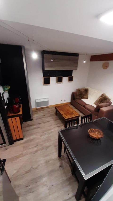 appartement luxe Vars pied des pistes 6 couchages Apartment in Piedmont