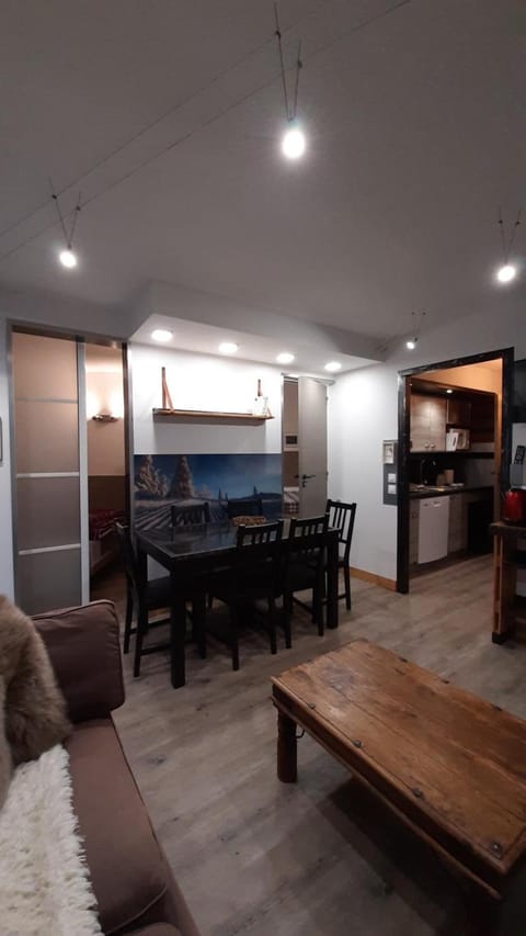 appartement luxe Vars pied des pistes 6 couchages Apartment in Piedmont