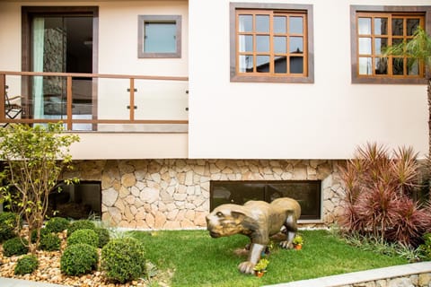 Facade/entrance, Garden