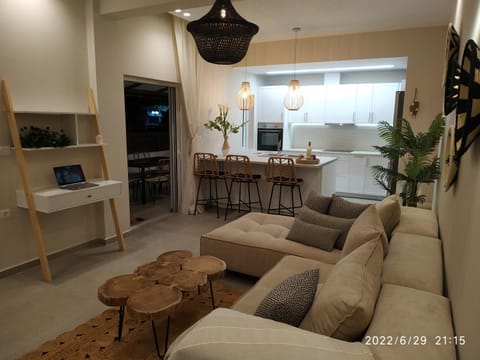 Living room, Seating area, Dining area