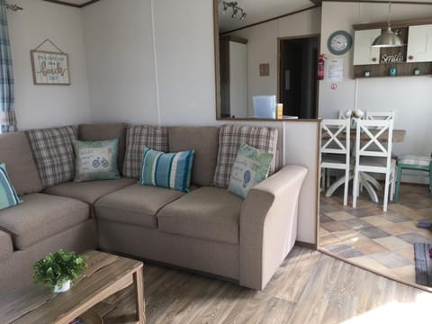 BRANWOOD Luxury Caravan Holidays Newquay Campground/ 
RV Resort in Newquay