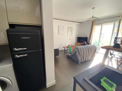 Cassis grande terrasse emplacement au top à 1 minute de la plage à pieds Apartment in Cassis