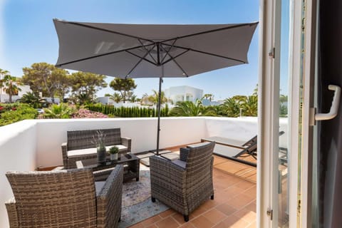 Balcony/Terrace, Garden view, Pool view