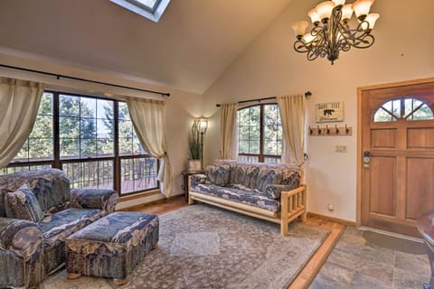 Expansive Mountain Retreat with Views of Pikes Peak! Haus in Woodland Park
