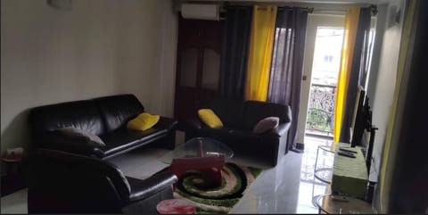 Studios-Appartements meublés Makepé BM Condominio in Douala