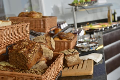 Food and drinks, Buffet breakfast