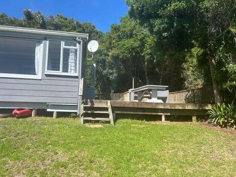 The Glen - direct access to lagoon and own mooring House in Knysna