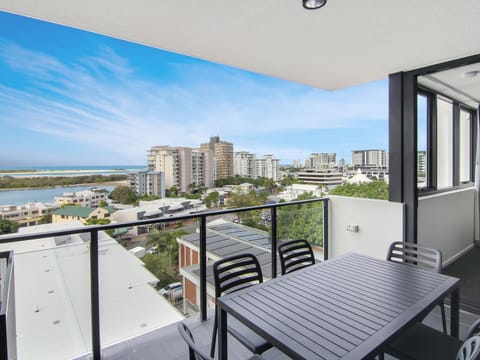 Balcony/Terrace, City view