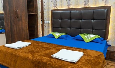 FabHotel CM Palace I Hotel in Varanasi