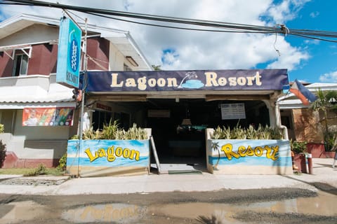 RedDoorz Plus Lagoon Resort Zambales Hôtel in Olongapo