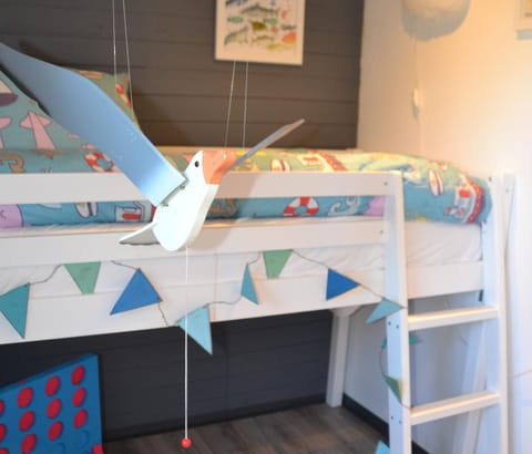 Bed, Bedroom, bunk bed