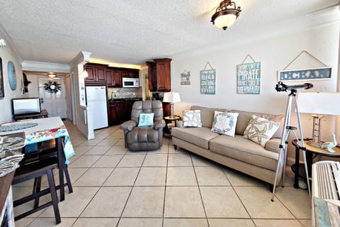 Pirates Cove Condo Unit #715 Maison in Daytona Beach Shores