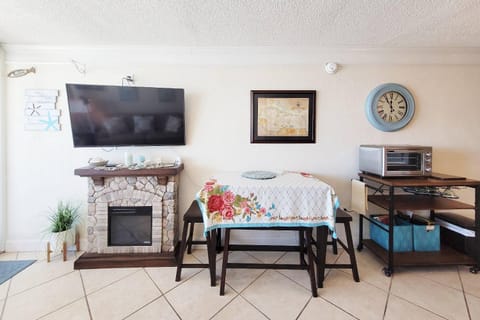 Pirates Cove Condo Unit #715 Maison in Daytona Beach Shores