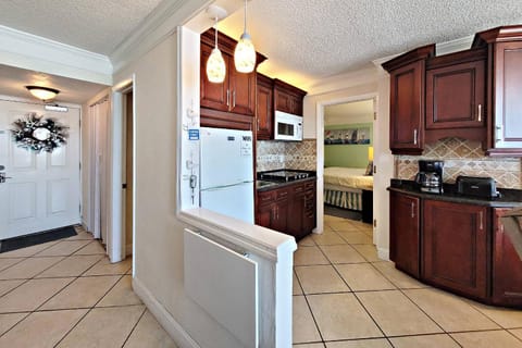 Pirates Cove Condo Unit #715 Maison in Daytona Beach Shores