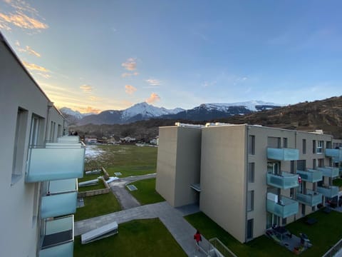 Balcony/Terrace, Mountain view