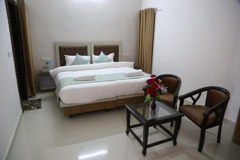 HOTEL YOG TAPOVAN- Rafting Available Hotel in Rishikesh