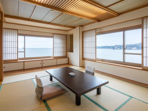 Mikazuki Sea-Park Hotel Katsuura Ryokan in Chiba Prefecture