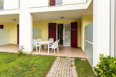 Patio, Garden, Garden view