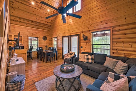 Southern Hills Cabin Near Beavers Bend State Park! Casa in Broken Bow