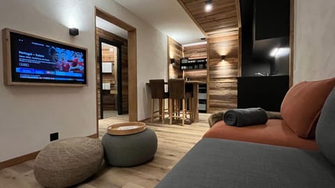 TV and multimedia, Living room, Seating area, kitchen