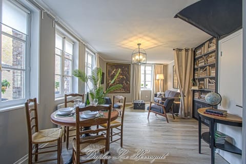 Communal lounge/ TV room, Living room, Decorative detail, Seating area, Dining area