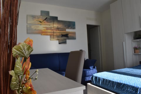 Photo of the whole room, Seating area, Bedroom