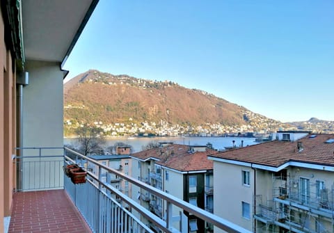 Balcony/Terrace, Lake view, Lake view, Mountain view