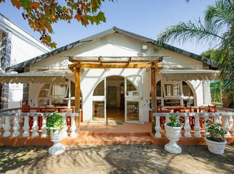 Golden Candle Guest House Bed and Breakfast in Roodepoort
