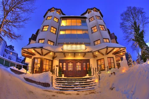 Property building, Facade/entrance, Winter