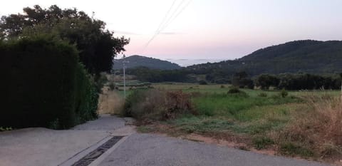ESTUDIO vistas al mar TAMARIU y bosques de BEGUR Haus in Baix Empordà