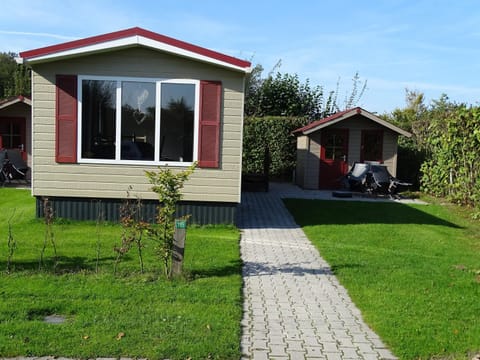 Facade/entrance, Garden