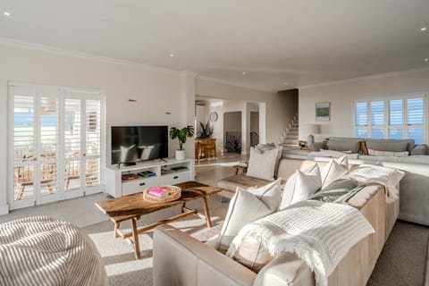 Communal lounge/ TV room, Living room