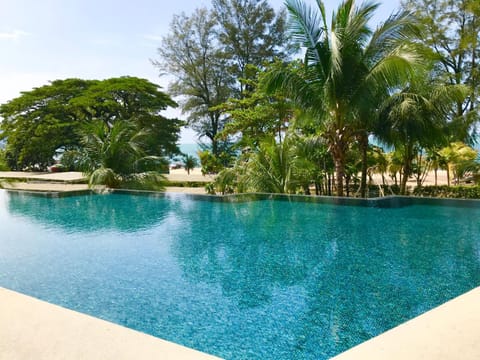 By The Beach - Luxury 2 Bedrooms Family Suite Eigentumswohnung in Penang