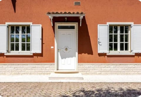 Pace, Luminosità e Comodità a due passi dal Garda Villa in Province of Brescia