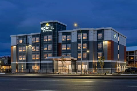 Microtel Inn & Suites by Wyndham Kelowna Hotel in Kelowna