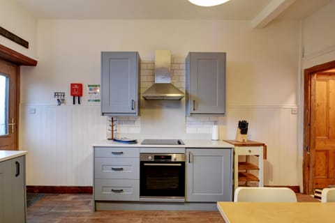 Kitchen or kitchenette, kitchen