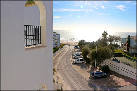 Sea view, Street view