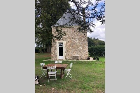 Romantic anciens cottage in a beautiful park Chalet in Pays de la Loire