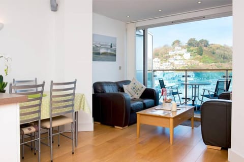 Millendreath at Westcliff - Self Catering flat with amazing sea views Maison in Looe